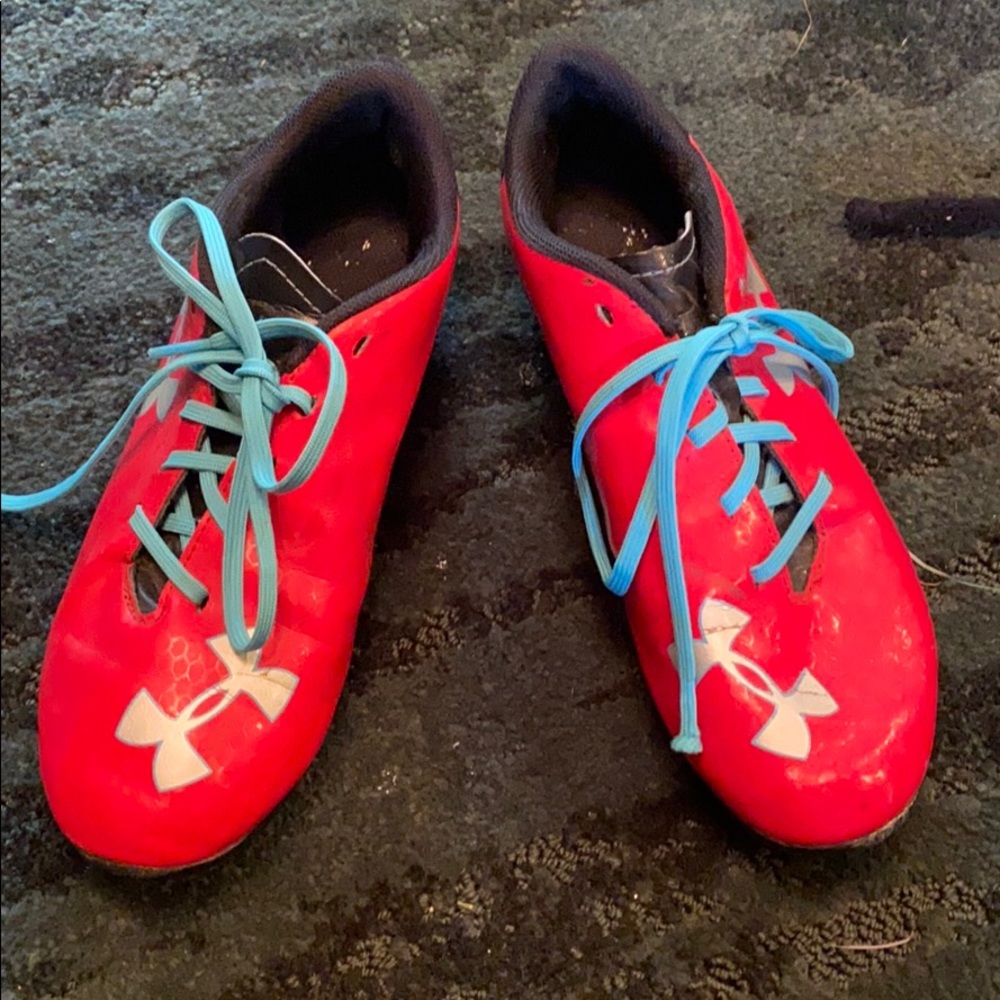 Soccer cleats